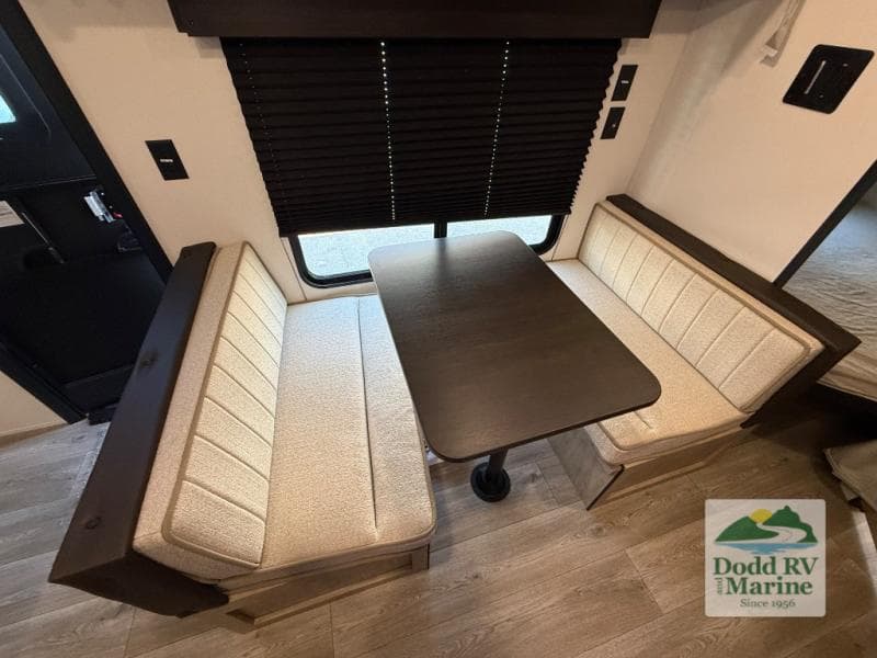 New 2027 Forest River CHEROKEE GREY WOLF 26DJSE - photo - 12