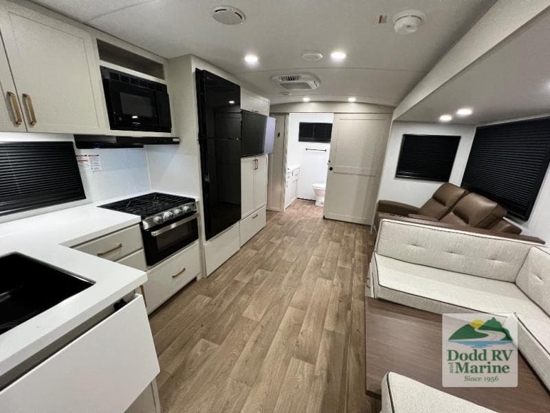 Pre-Owned 2027 Grand Design IMAGINE 2600RB - photo - 5