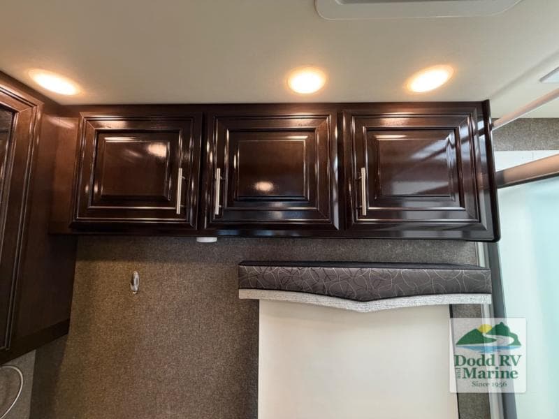 Pre-Owned 2019 Thor Motor Coach Challenger 37FH - photo - 39