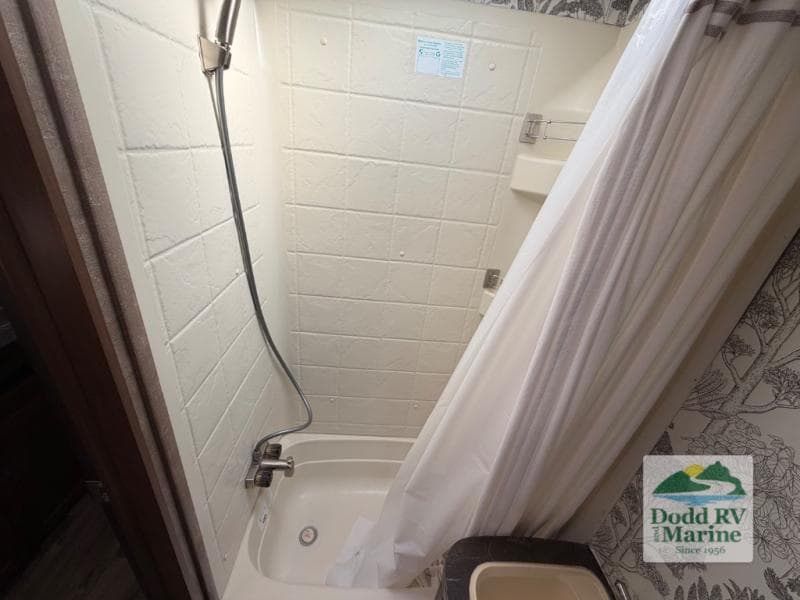 Pre-Owned 2017 Jayco Jayfeather X213 - photo - 21