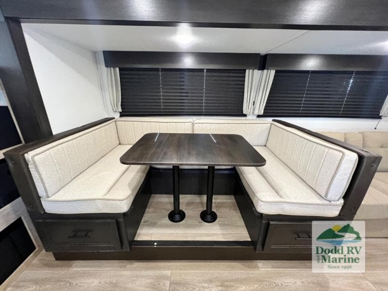 New 2027 Forest River CHEROKEE 26KF - photo - 10