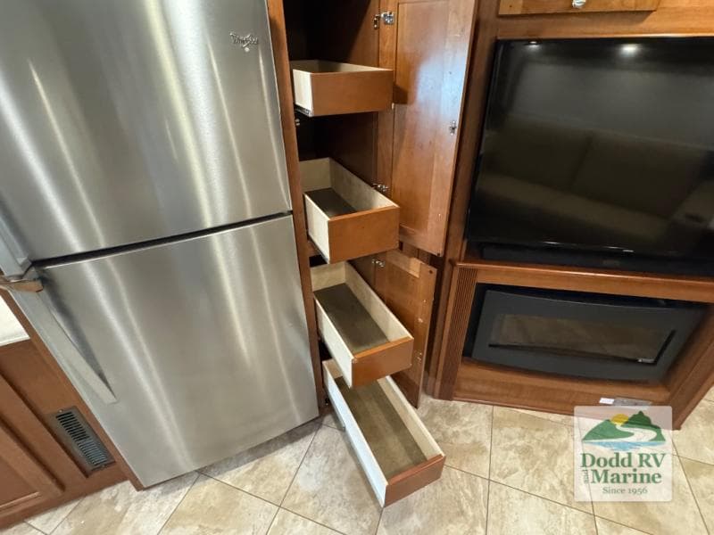 Pre-Owned 2018 Winnebago FORZA 38F - photo - 10