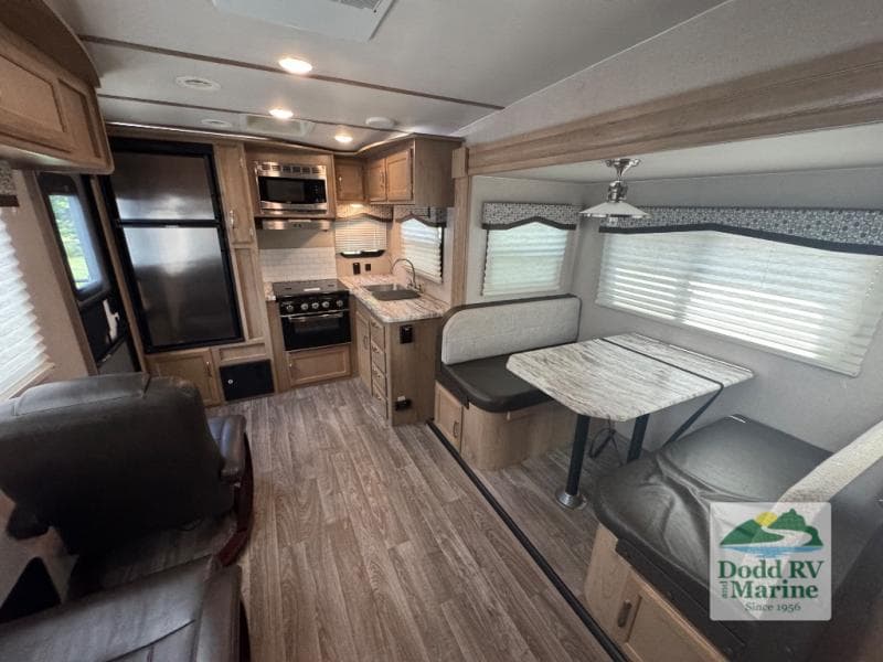 2020 Winnebago MICRO MINNIE 2405RG Photo in Yorktown VA 23692