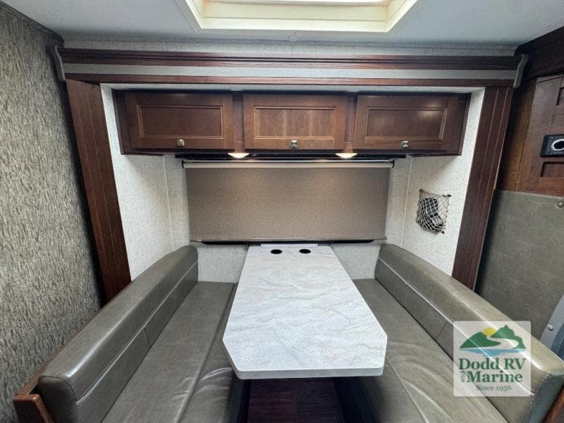 Pre-Owned 2017 Forest River FORESTER 2401R - photo - 9