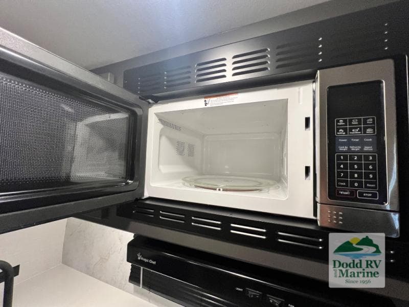 Pre-Owned 2025 Forest River ROCKWOOD 2608BS - photo - 11