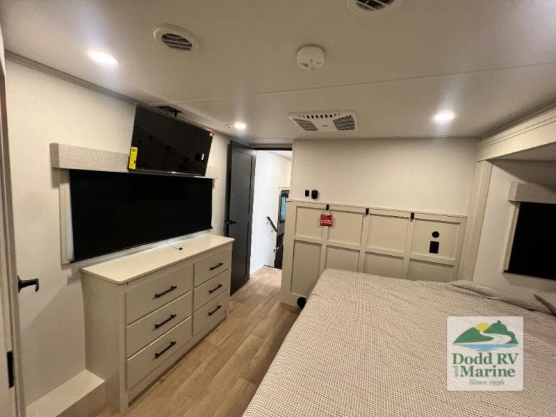 New 2026 Grand Design SOLITUDE 310GK - photo - 40