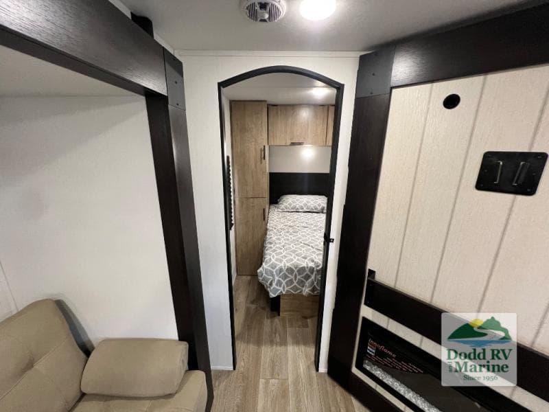 New 2027 Forest River CHEROKEE 26KF - photo - 17