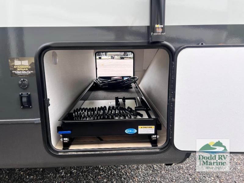 Pre-Owned 2026 Forest River MINI LITE 2205S - photo - 23