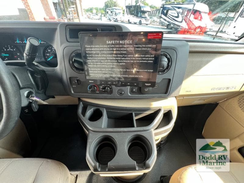 New 2027 Thor Motor Coach FOUR WINDS 31E - photo - 18