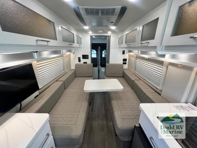 Pre-Owned 2024 Coachmen NOVA 20RB - photo - 13