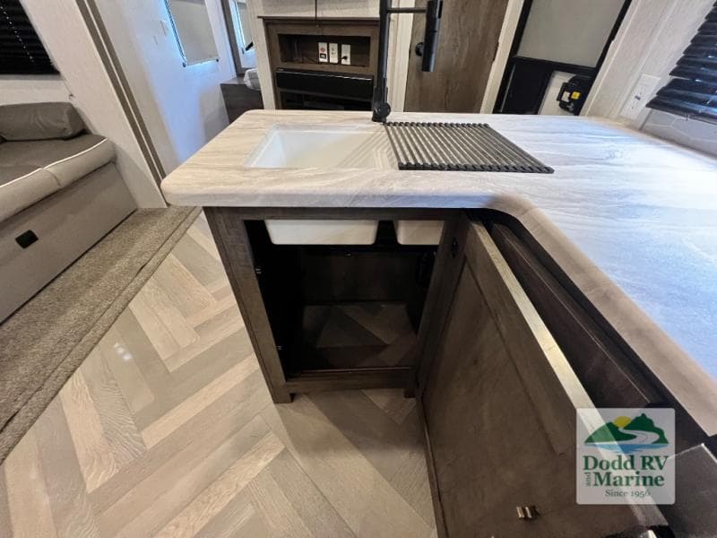 Pre-Owned 2022 Forest River WILDWOOD 26DBUD - photo - 26