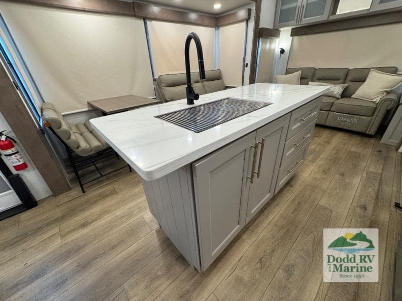 Pre-Owned 2025 Alliance PARADIGM 310RL - photo - 9