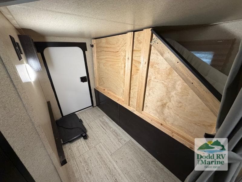 Pre-Owned 2021 Coachmen Spirit 2963BH - photo - 26