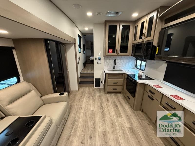 New 2027 Grand Design REFLECTION 150 SERIES 260RD - photo - 46