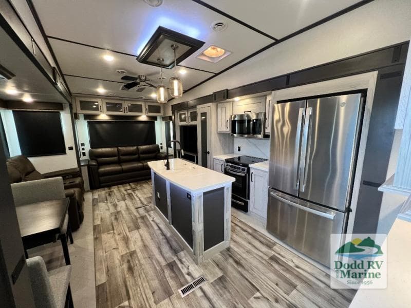 2022 Keystone MONTANA 331RL Photo in Yorktown VA 23692