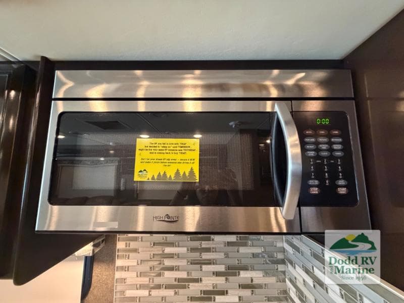 Pre-Owned 2019 Thor Motor Coach Challenger 37FH - photo - 6
