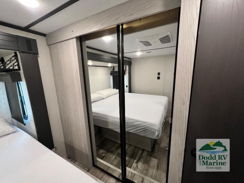Pre-Owned 2022 Keystone MONTANA 331RL - photo - 49