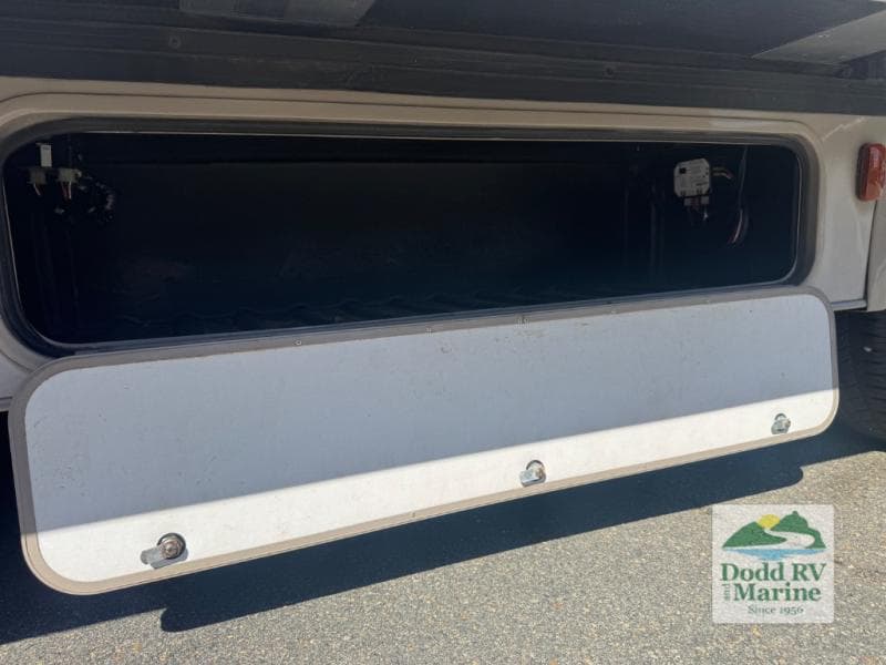 Pre-Owned 2016 Thor Four Winds 31W - photo - 49