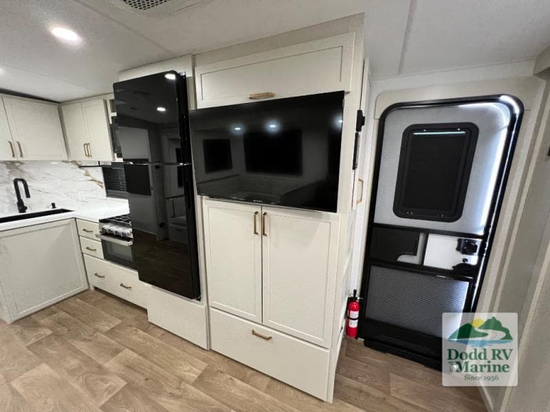 Pre-Owned 2027 Grand Design IMAGINE 2600RB - photo - 16