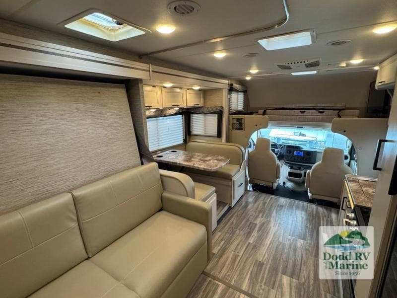 Pre-Owned 2023 Thor Motor Coach FOUR WINDS 25M - photo - 8