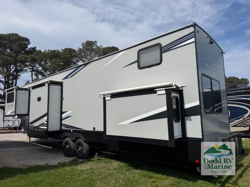 2022 Cherokee ARTIC WOLF 3990SUITE Photo in Yorktown VA 23692