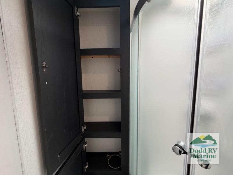Pre-Owned 2023 Coachman Freedom Express 192RBS - photo - 24