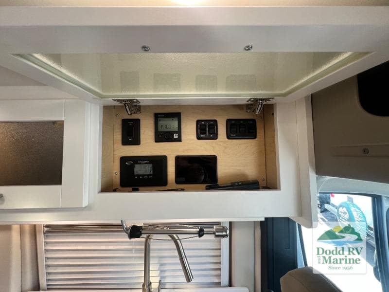 Pre-Owned 2024 Coachmen NOVA 20RB - photo - 20