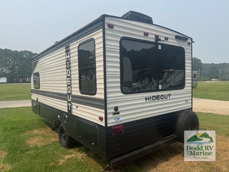 Pre-Owned 2023 Keystone Hideout 177RD - photo - 15
