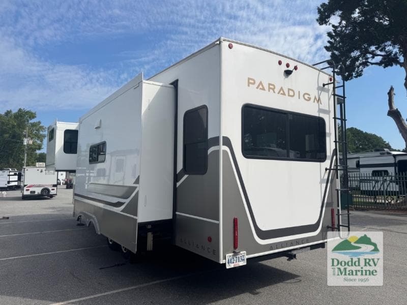 Pre-Owned 2025 Alliance PARADIGM 310RL - photo - 32