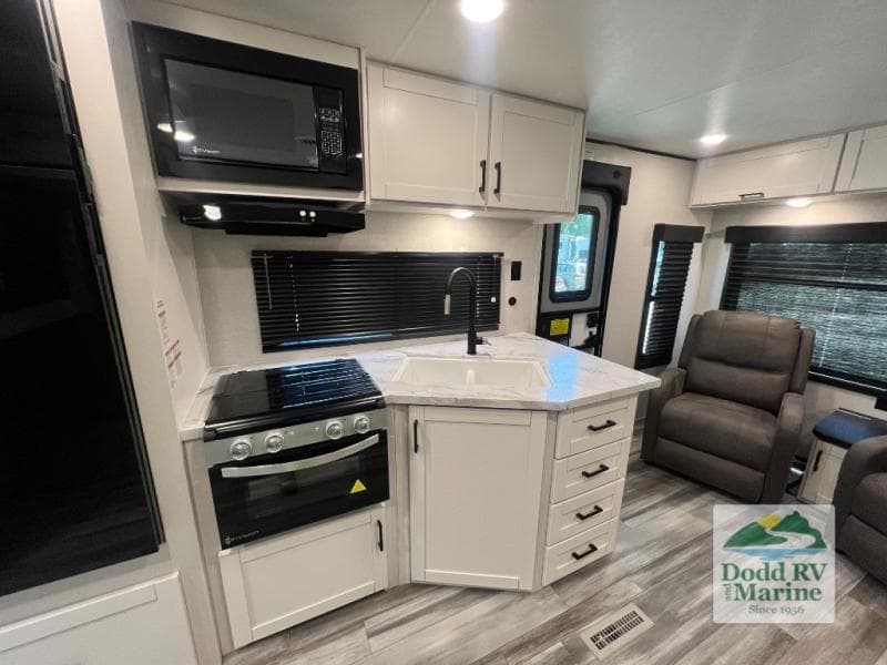 Pre-Owned 2026 Jayco JAY FLIGHT 262RLS - photo - 11