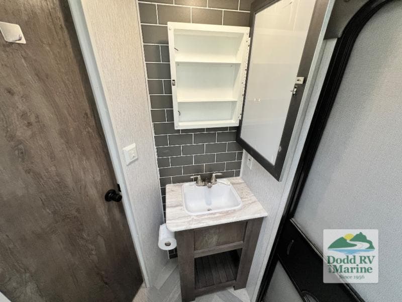 Pre-Owned 2022 Forest River WILDWOOD 26DBUD - photo - 30