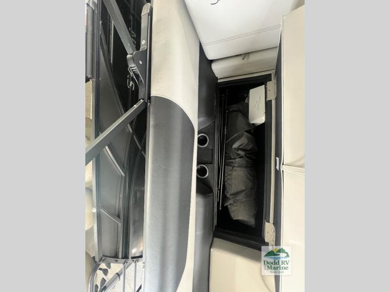 New 2026 Forest River SOUTH BAY 224CR LE 2.75 - photo - 10