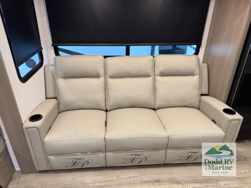 New 2027 Grand Design REFLECTION 150 SERIES 260RD - photo - 15