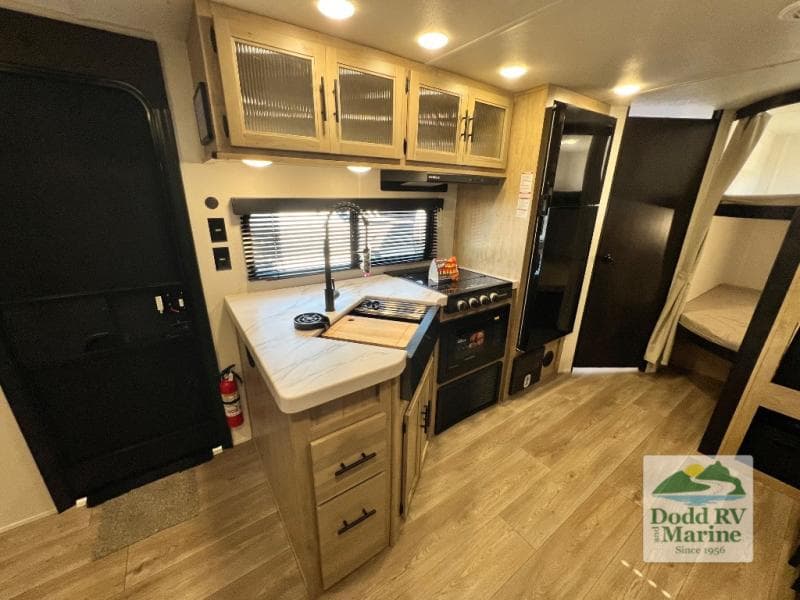 New 2027 Forest River CHEROKEE 26KF - photo - 23