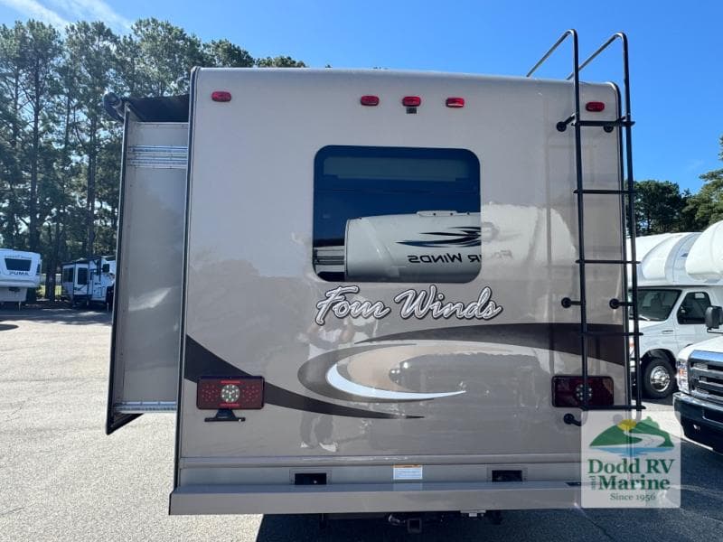 Pre-Owned 2016 Thor Four Winds 31W - photo - 42