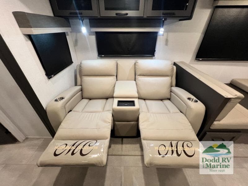 Pre-Owned 2025 Forest River ROCKWOOD 2608BS - photo - 24