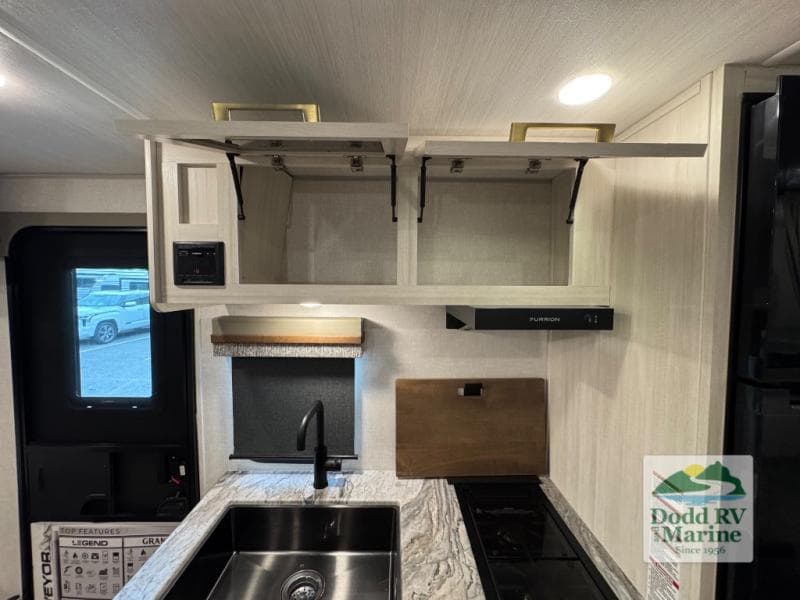 Pre-Owned 2024 Forest River SURVEYOR LEGEND 19BHLE - photo - 10