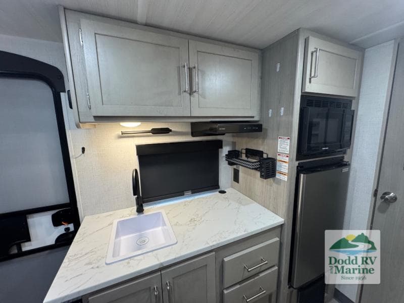 Pre-Owned 2024 Keystone SPRINGDALE 1800BH - photo - 7