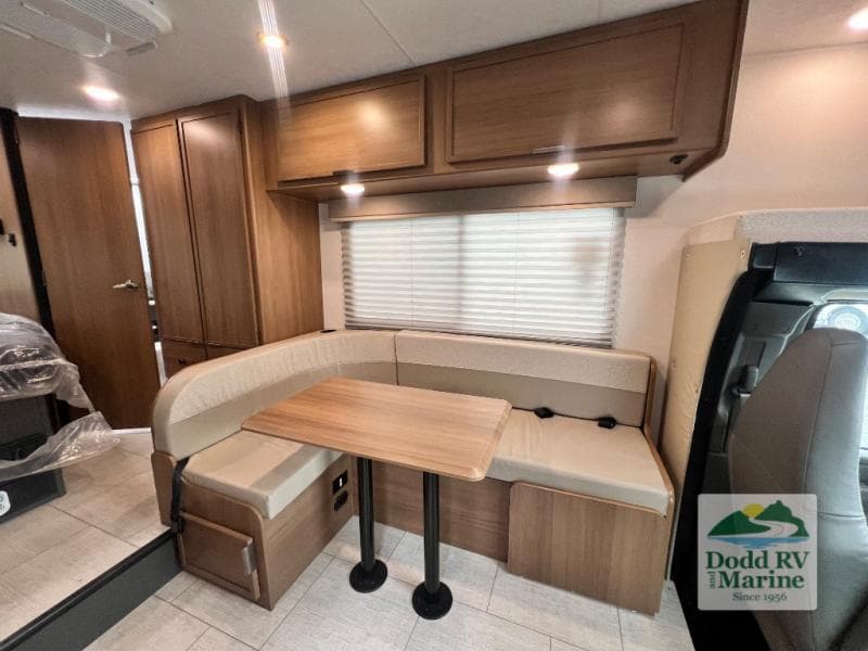 New 2027 Coachmen LEPRECHAUN 210QSS - photo - 13