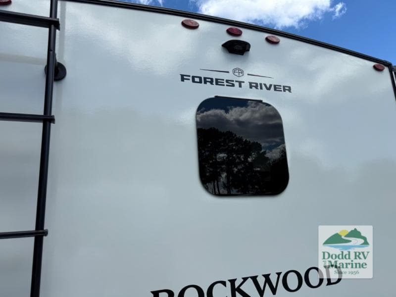 New 2027 Forest River ROCKWOOD MINI LITE 2525RB - photo - 37