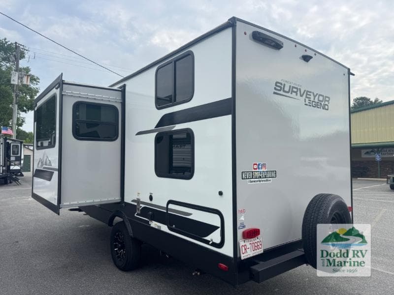 Pre-Owned 2024 Forest River SURVEYOR LEGEND 19BHLE - photo - 17