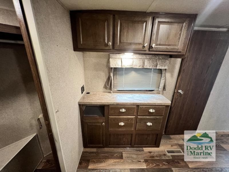 Pre-Owned 2016 Forest River, Inc. WINDJAMMER 3029W - photo - 35