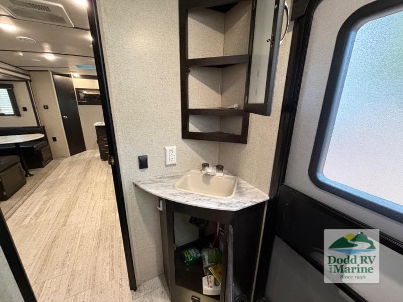Pre-Owned 2021 Coachmen Spirit 2963BH - photo - 30