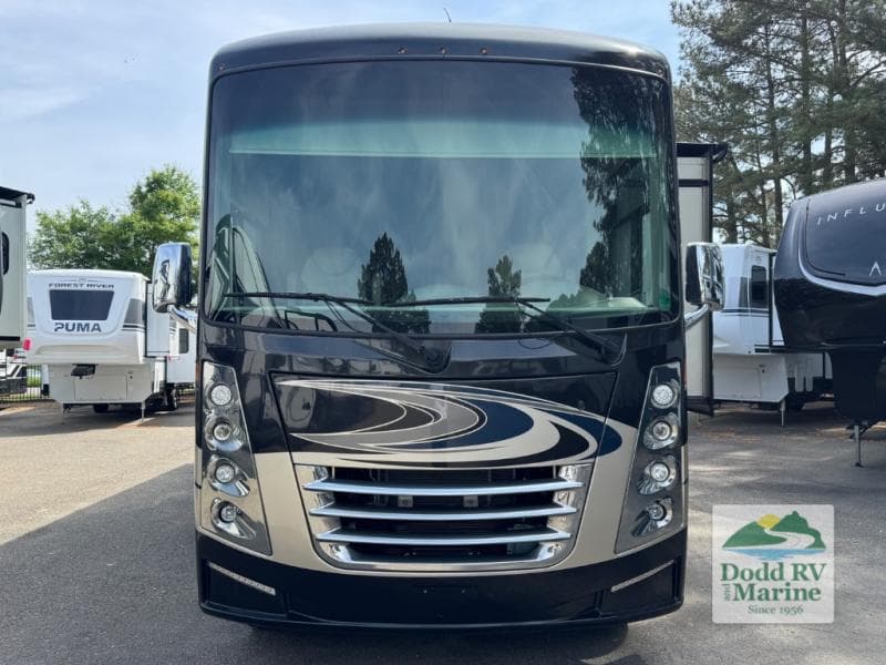 Pre-Owned 2019 Thor Motor Coach Challenger 37FH - photo - 47