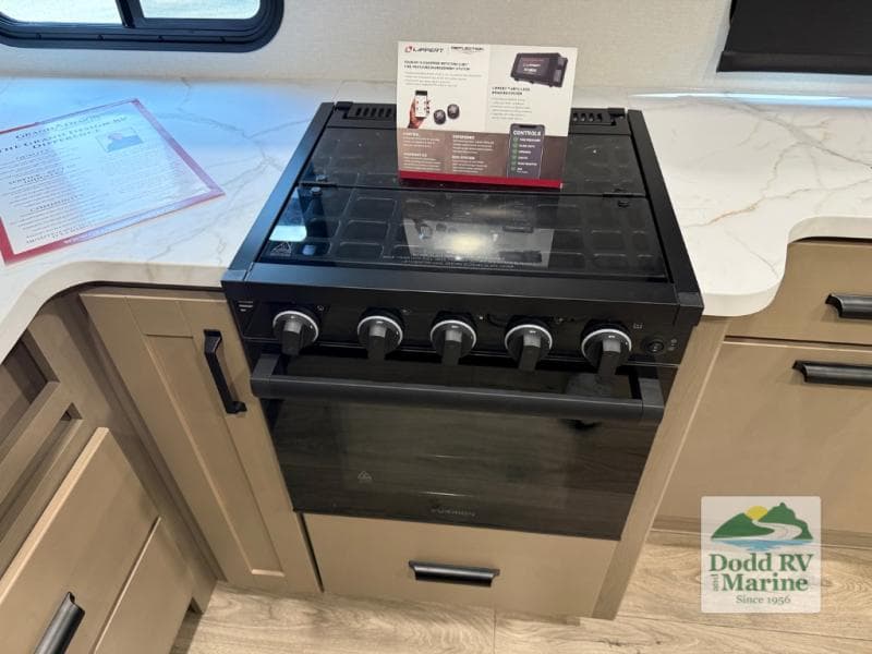 New 2027 Grand Design REFLECTION 150 SERIES 260RD - photo - 8