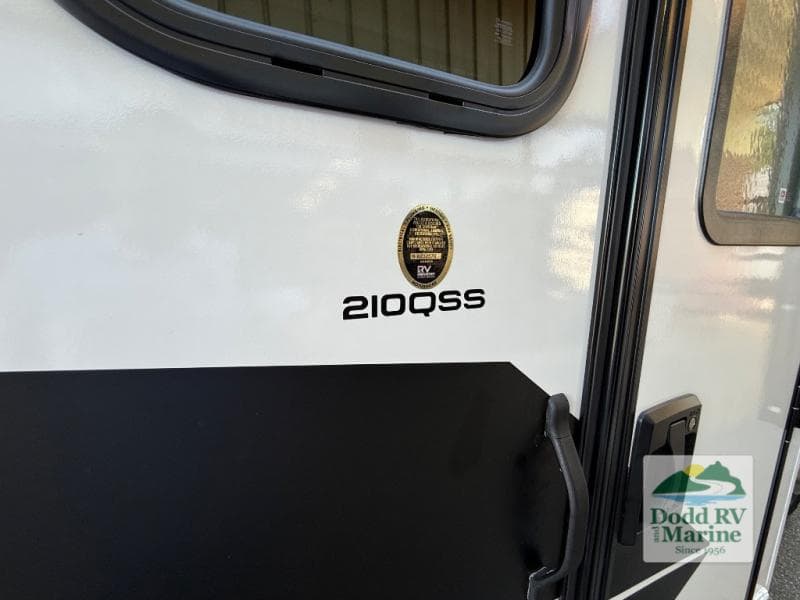 New 2027 Coachmen LEPRECHAUN 210QSS - photo - 43