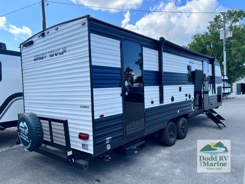 Pre-Owned 2024 Forest River, Inc. CHEROKEE GREY WOLF 26DBH - photo - 39