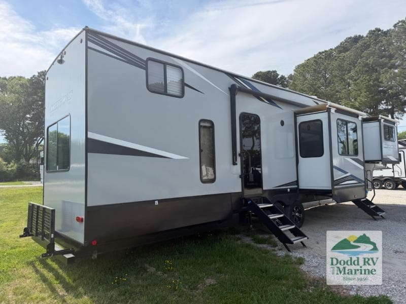 2022 Cherokee ARTIC WOLF 3990SUITE Photo in Yorktown VA 23692