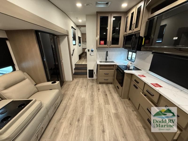 New 2027 Grand Design REFLECTION 150 SERIES 260RD - photo - 5