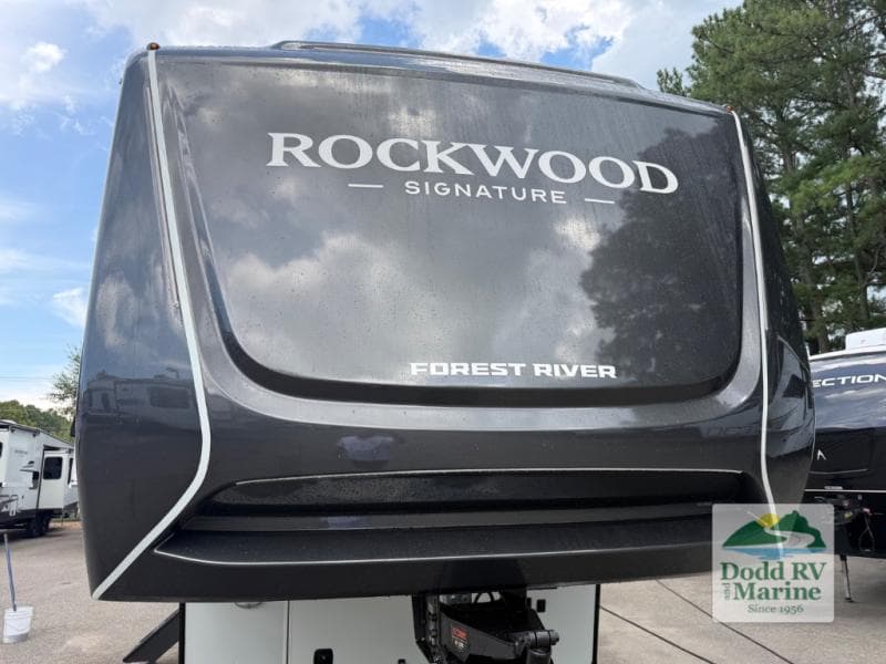 2027 Forest River ROCKWOOD SIGNATURE 404SRK Photo in Yorktown VA 23692